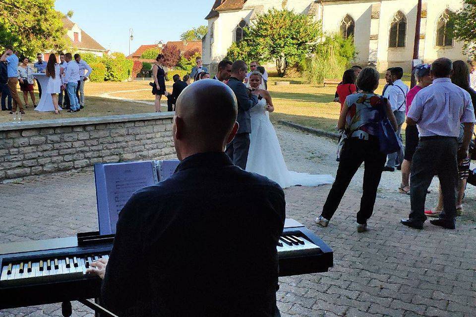 Vin d'honneur piano plein air