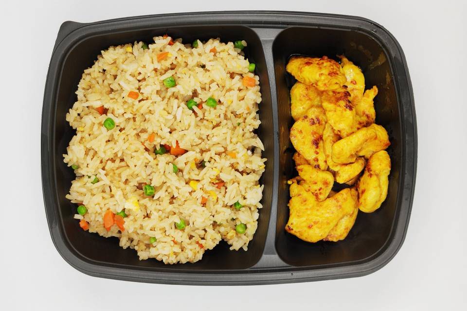 Riz sauté et son poulet satay