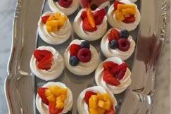 Mini pavlova