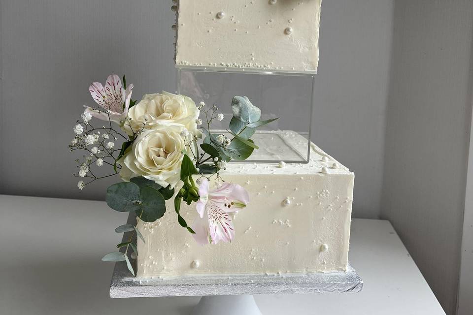 Square wedding cake