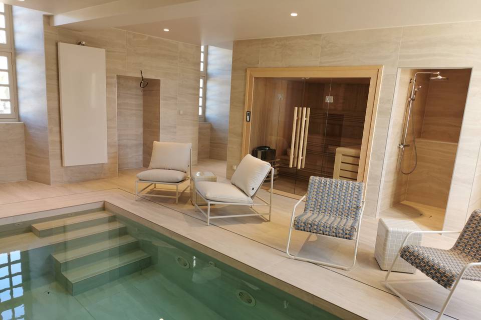 Espace piscine intérieure