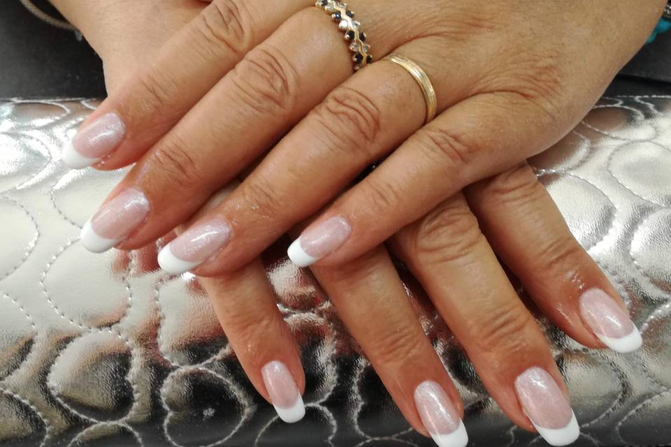 Gel french main