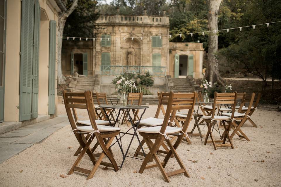 Chaises bois à lattes