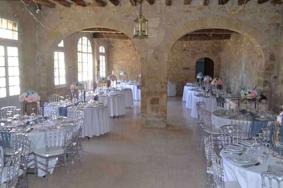 Tables  dans l'orangerie