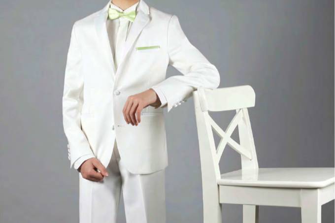 Costume de mariage blanc