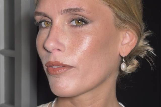 Sidney L Makeup