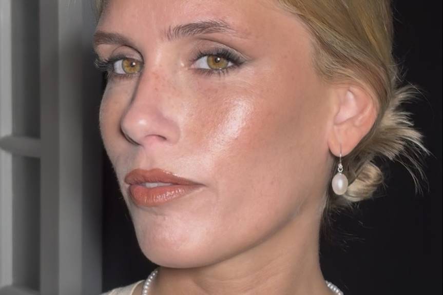 Sidney L Makeup