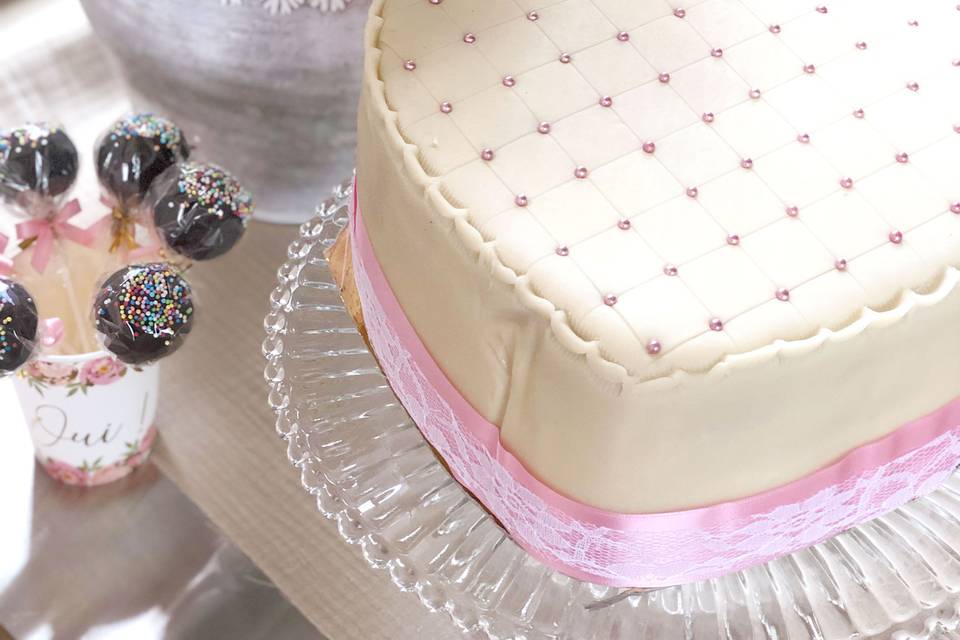 Gâteau coeur deluxe blanc/rose