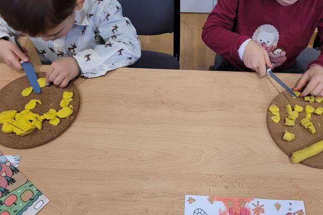 Une table de pâte à modeler