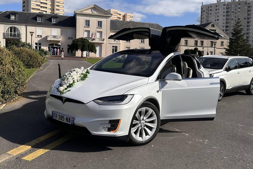 Tesla X Mairie de CHELLES