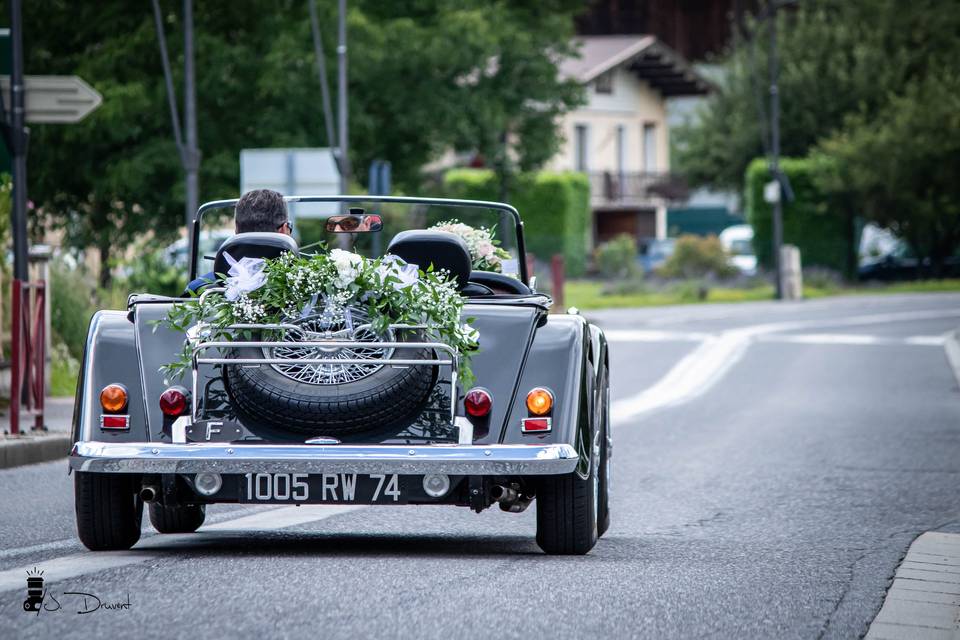Jolie voiture pour la mariée