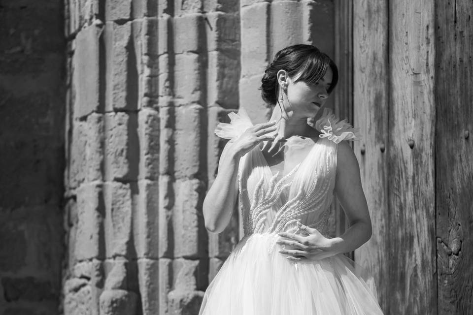 La mariée devant l'église