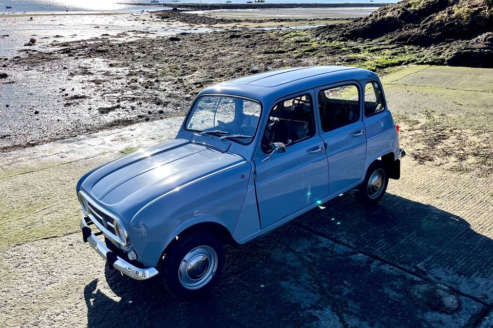 Notre Renault 4 de 70