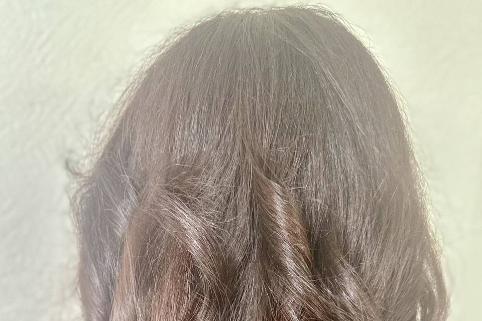 Cheveux bouclés