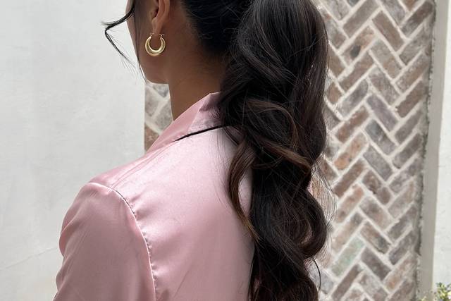 Elegant pony tail