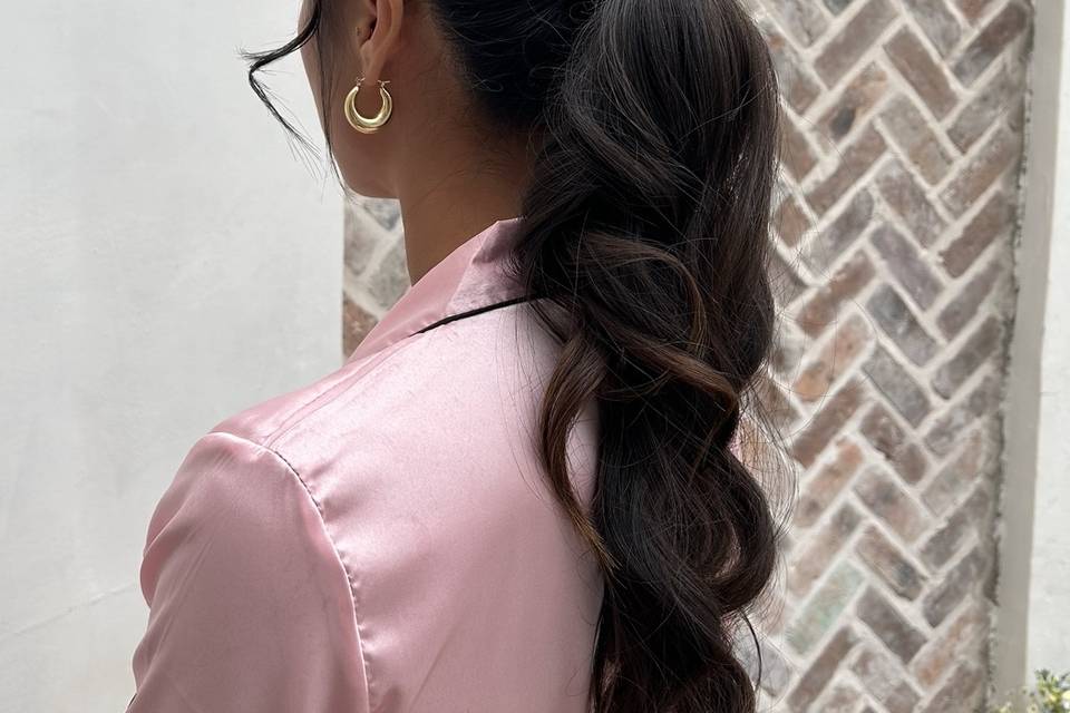 Elegant pony tail