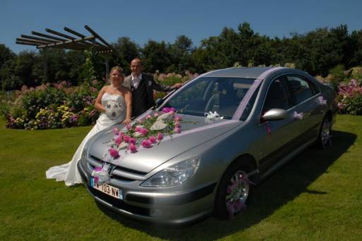 La mariée et le marié et votre voiture