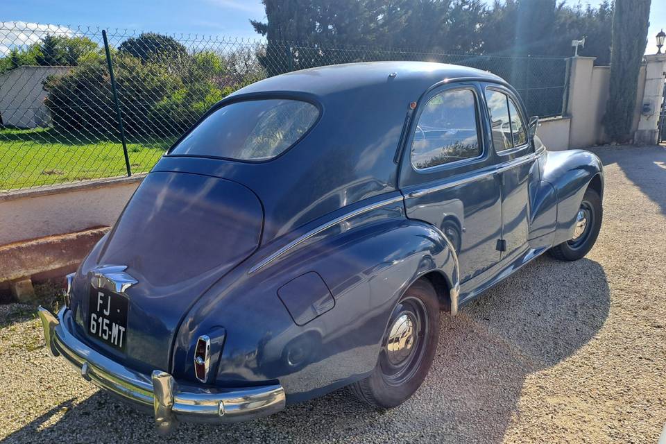 Peugeot 203