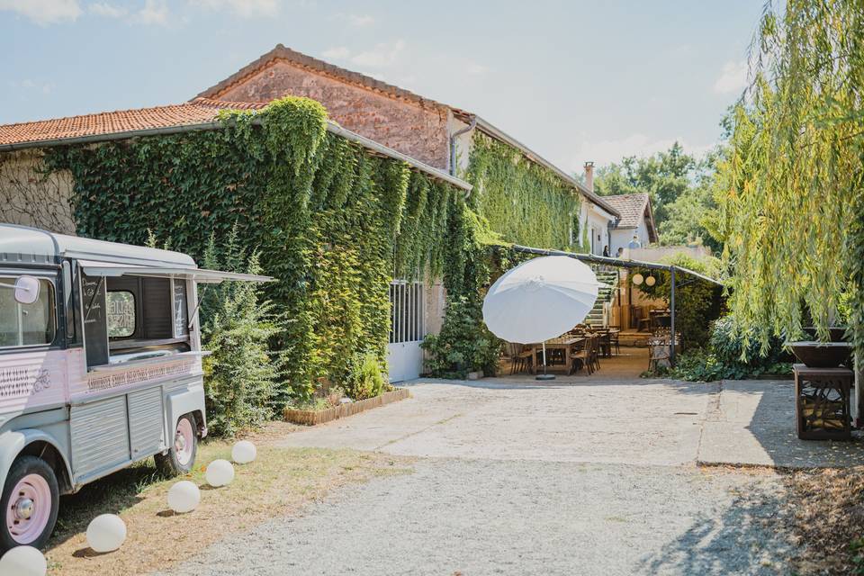 Entrée du Domaine de la Cotonn