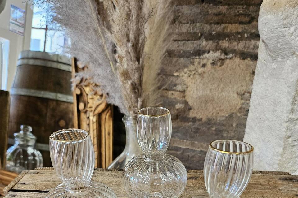 Vases liserés dorés