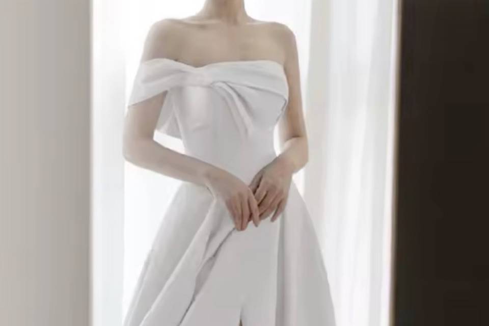 Satin fendue asymétrique