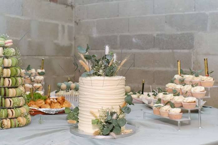 Sweet table & layer cake