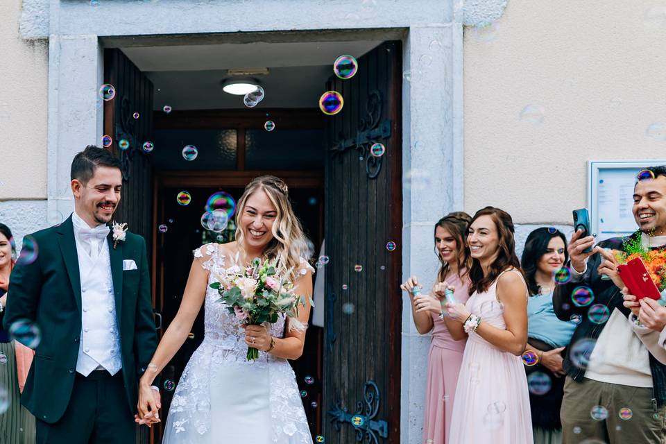 Mariage A & N sortie mairie