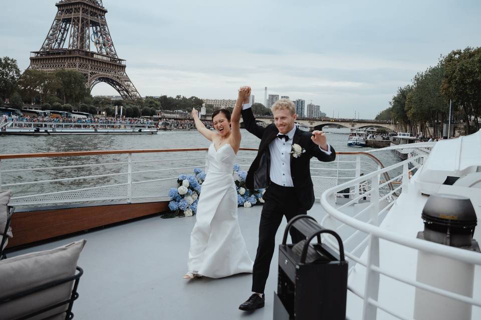 Entrée des mariés bateau Paris