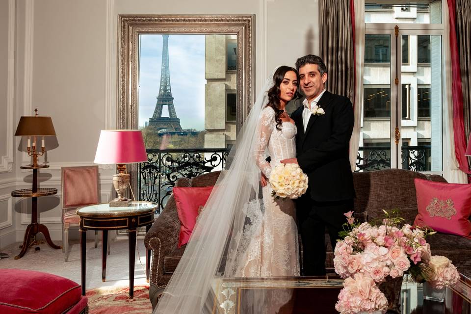 Photo couple palace parisien