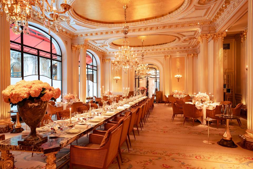Salle de dîner palace parisien