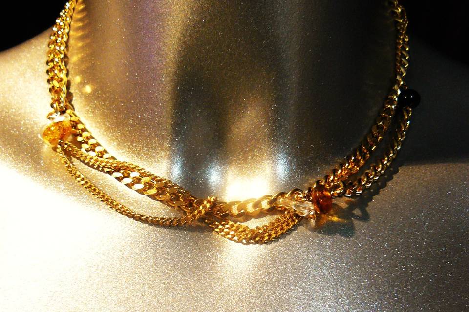 Collier d'ambre de la mer baltique et de cristaux de roche