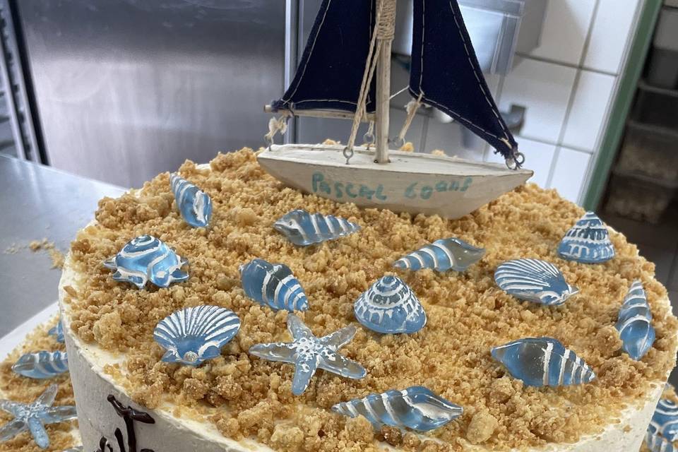 Gâteau à étages thème mer