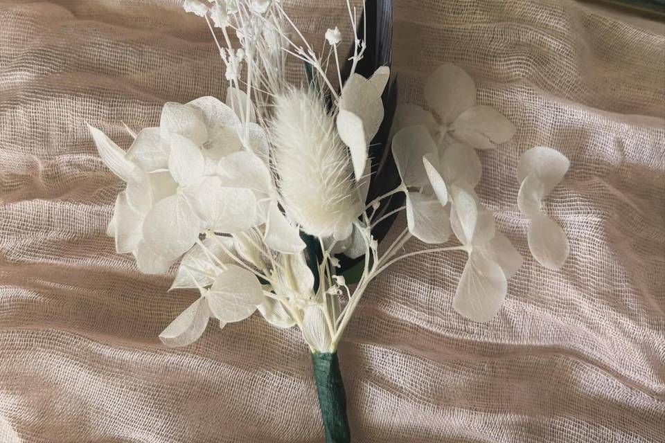 Boutonnière en fleurs séchées