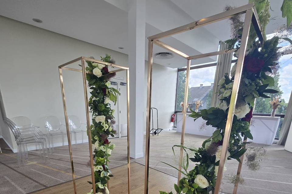 Colonnes fleuries