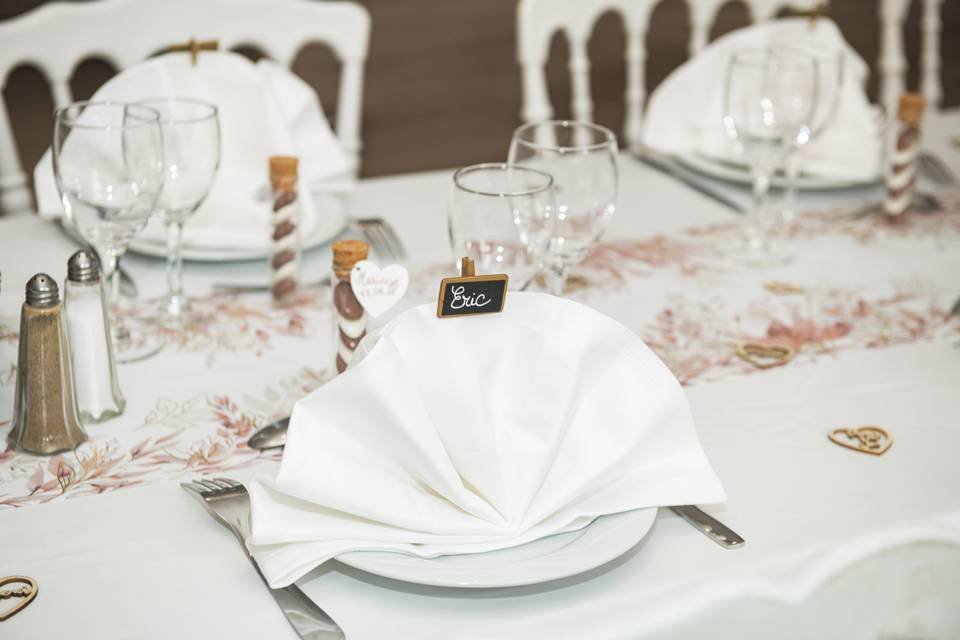 Assiettes et couverts