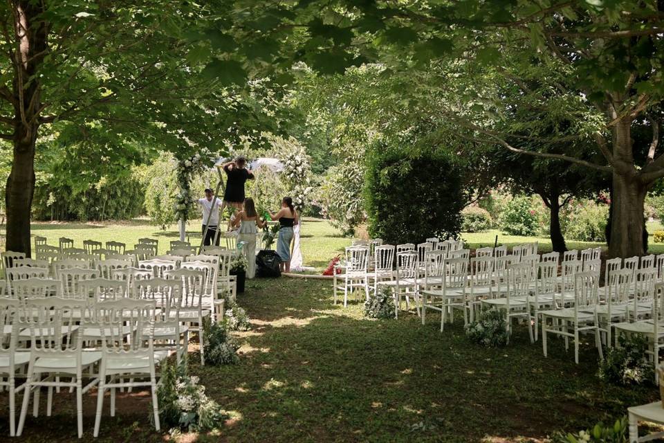 Cérémonie laïque dans le parc