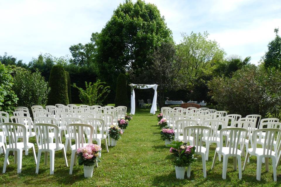 Cérémonie dans le parc