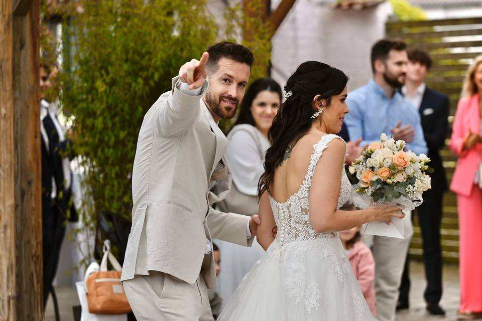 Arrivée des mariés a la soirée