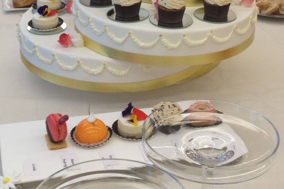 Wedding Cake / Cupcake
