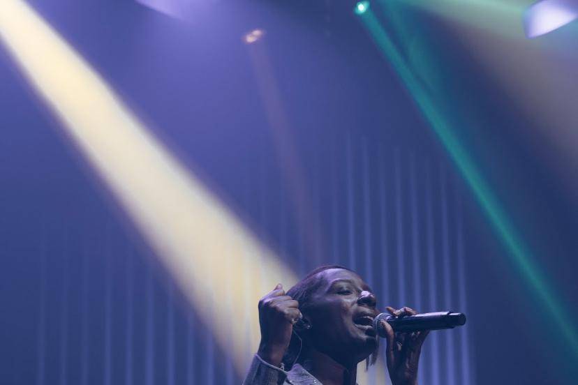 Monah Sings