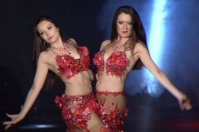 Cindy et Sandy - Danseuses orientales