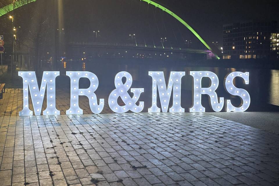Mr&Mrs