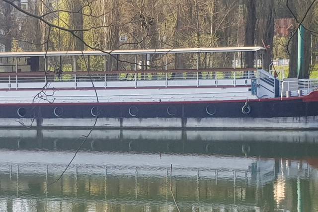 Péniche l'équité vue extérieur