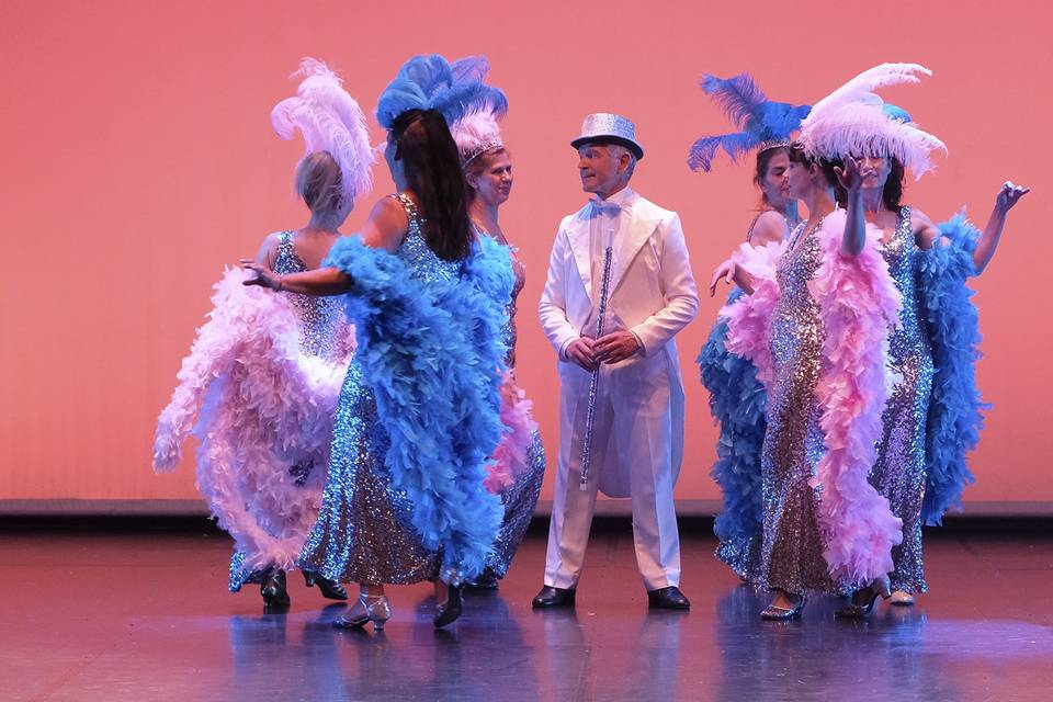Plumes et Paillettes