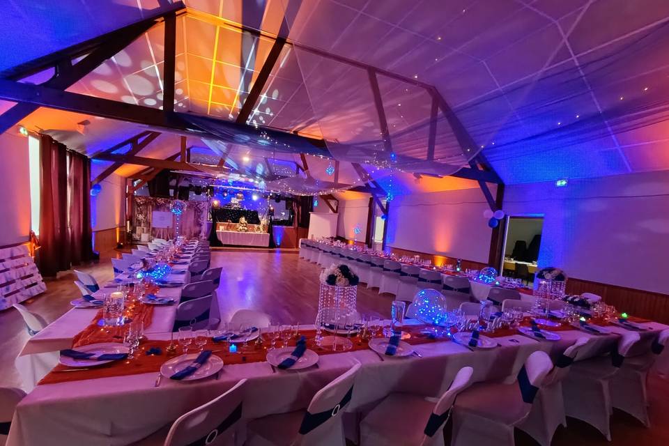 Salle avec déco lumière
