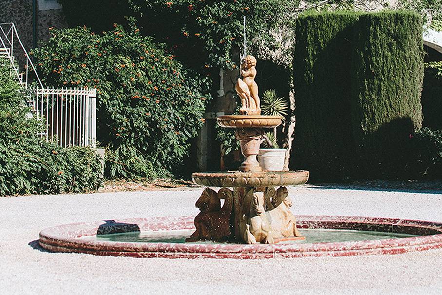 La fontaine dans la cour