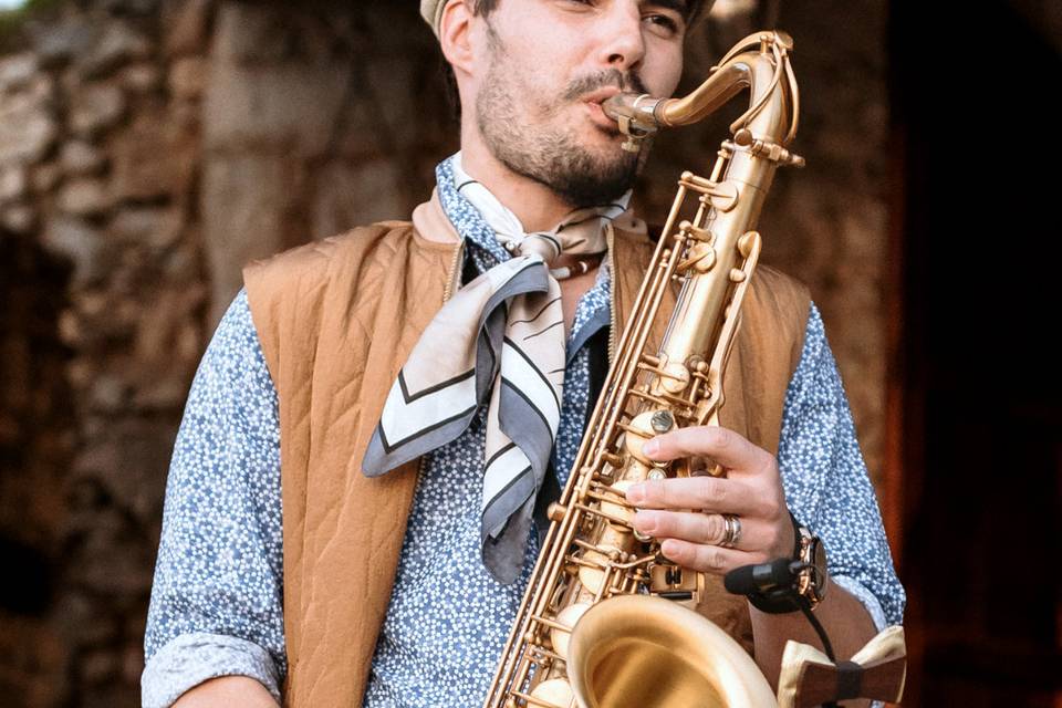 Saxophoniste vin d'honneur