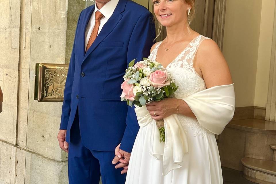 Sortie de la mairie