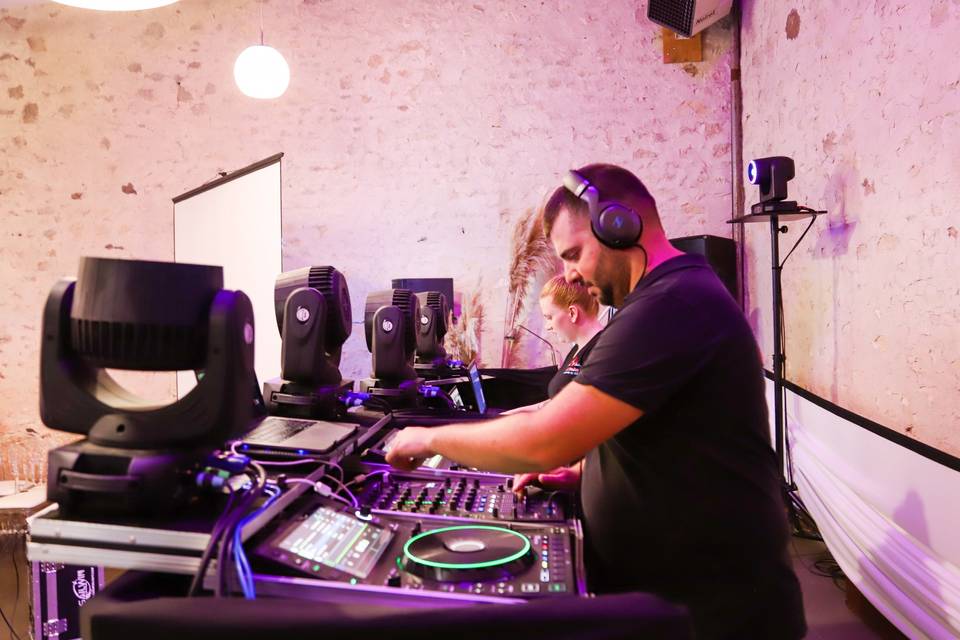 DJ lumière rose
