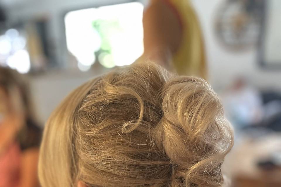 Chignon flou invitée